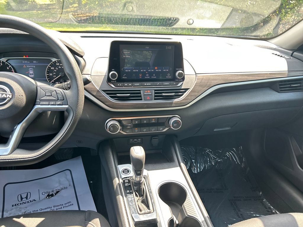 Used 2025 Nissan Altima 2.5 SV FWD image 20