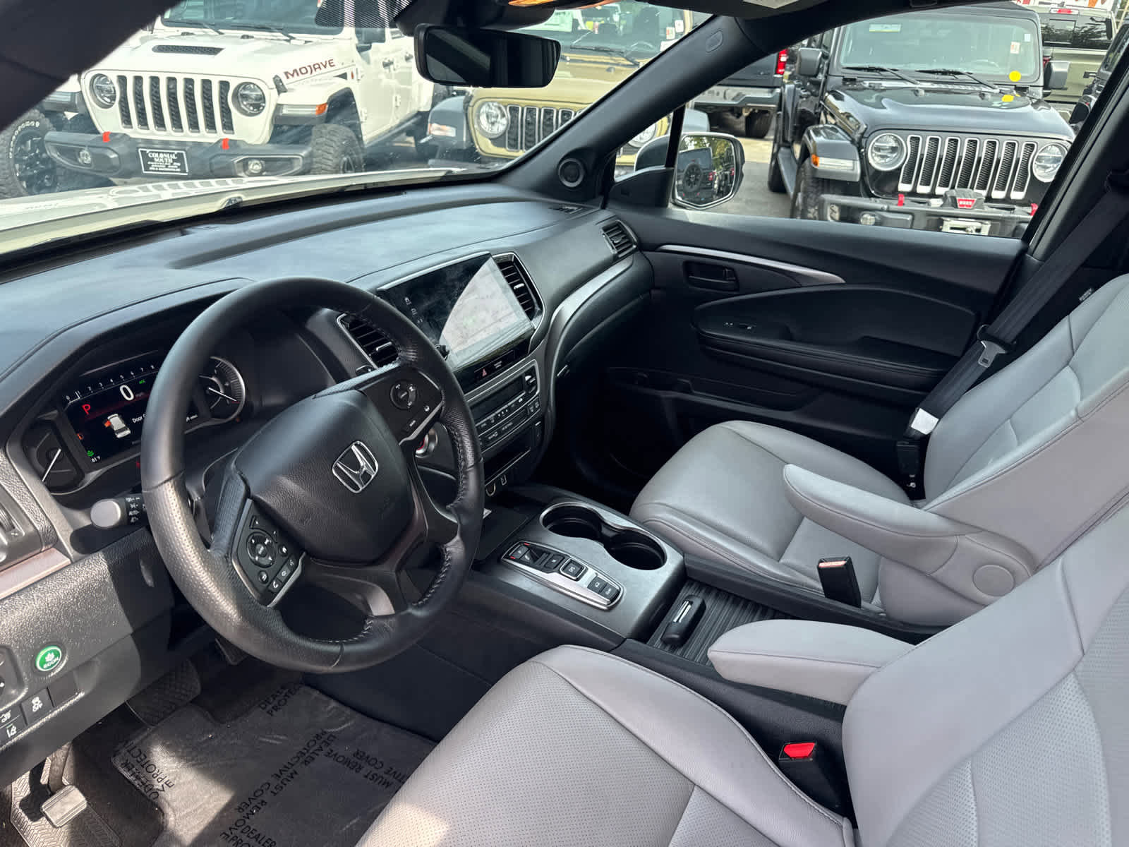 Used 2023 Honda Passport EX-L image 12