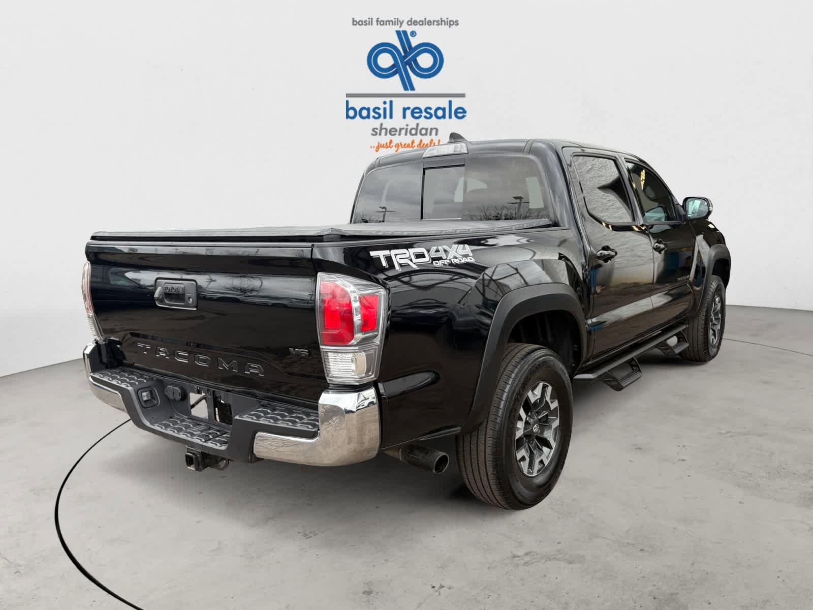 Used 2023 Toyota Tacoma TRD Off-Road w/ Black Out Package (TMS) AWD/4WD image 6