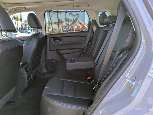 Used 2023 Nissan Rogue SL w/ SL Premium Package image 18