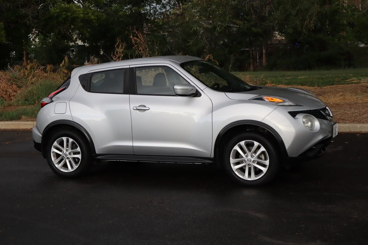 Used 2016 Nissan Juke S AWD/4WD image 2