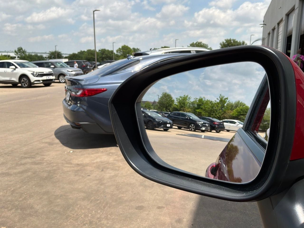 Used 2025 Nissan Rogue SV AWD/4WD image 19