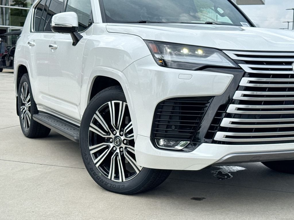 Used 2024 Lexus LX 600 4WD w/ Luxury Package image 10