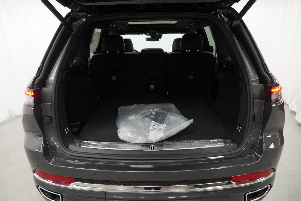 New 2025 Jeep Grand Cherokee Overland w/ Trailer Tow Package image 31