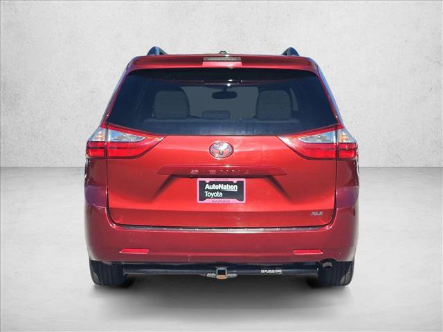 Used 2017 Toyota Sienna XLE FWD image 4
