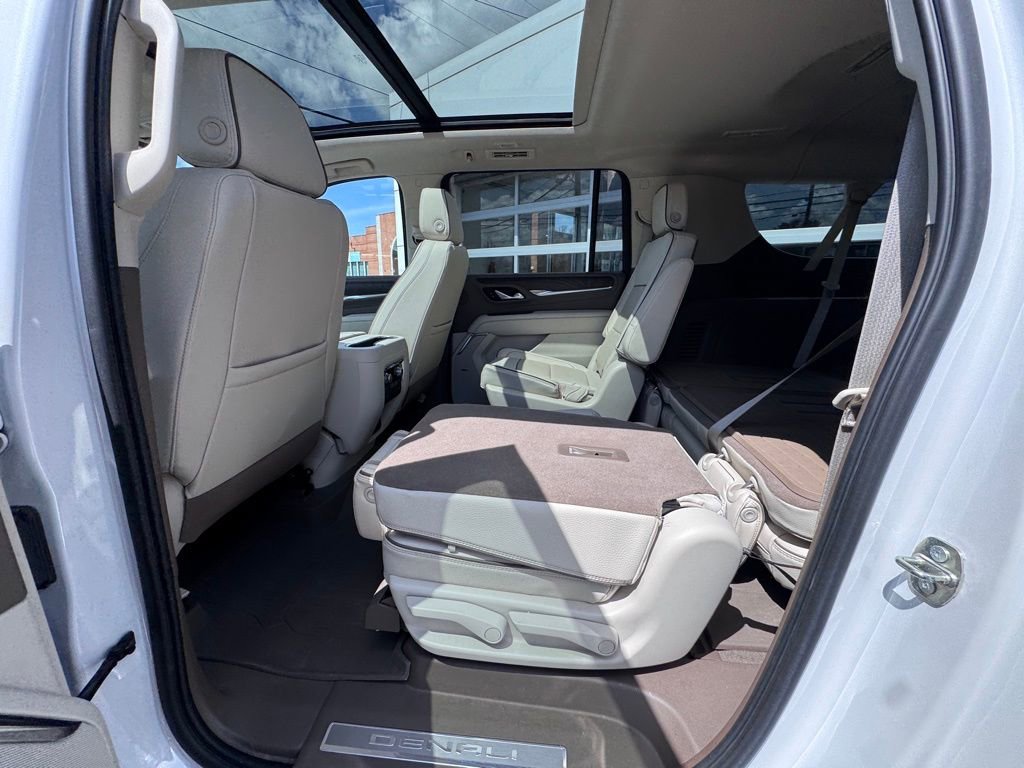 Used 2023 GMC Yukon XL Denali image 25