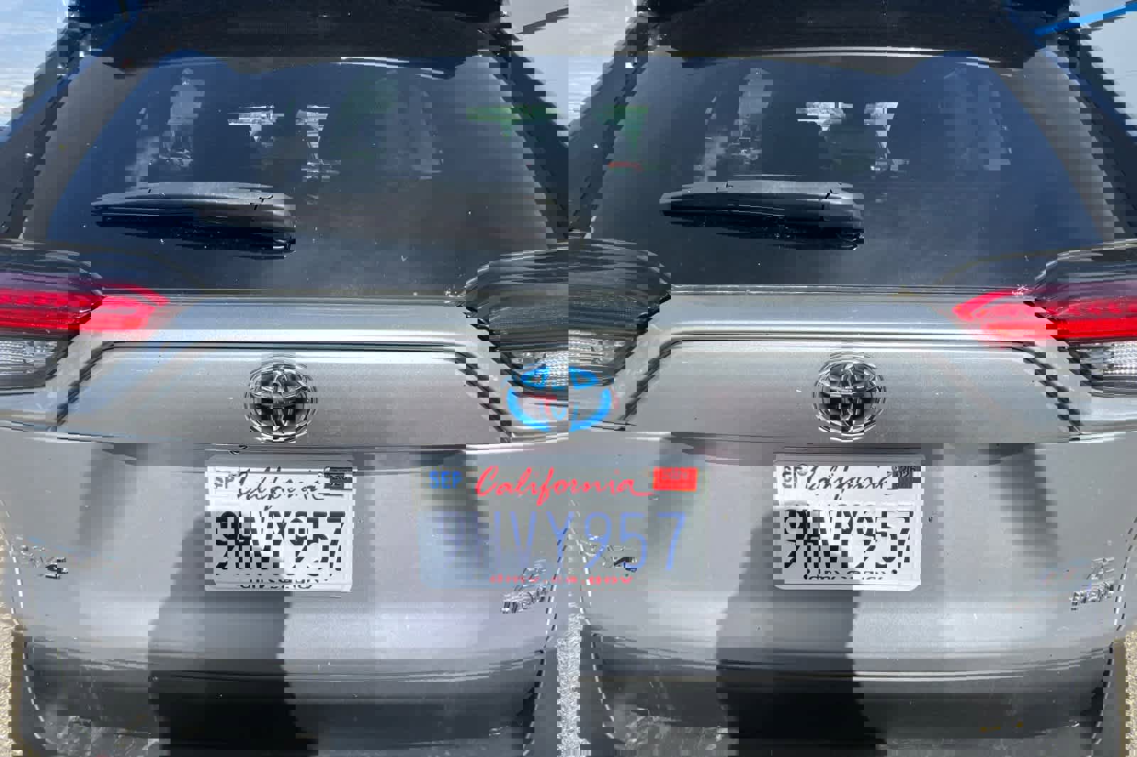 Used 2022 Toyota RAV4 LE image 19