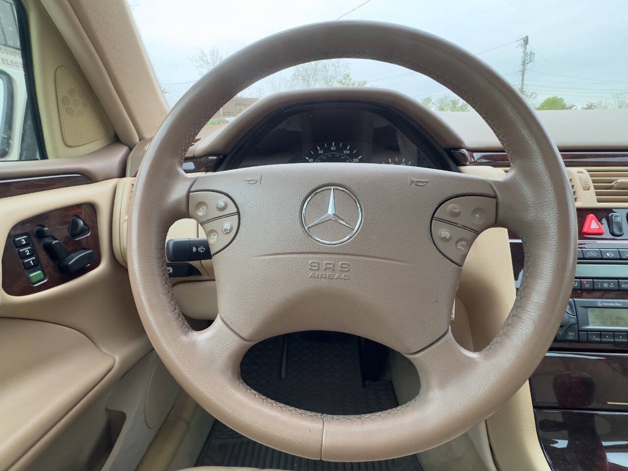 Used 2001 Mercedes-Benz E 320 Sedan image 19