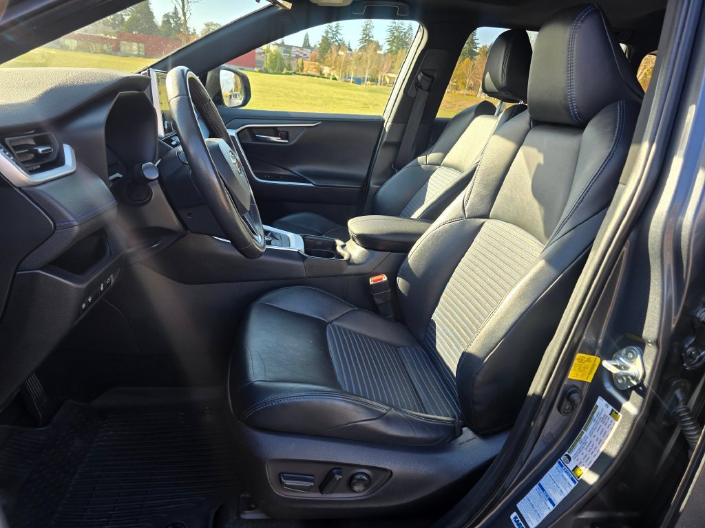 Used 2021 Toyota RAV4 XSE w/ XSE Grade Weather Package AWD/4WD image 10