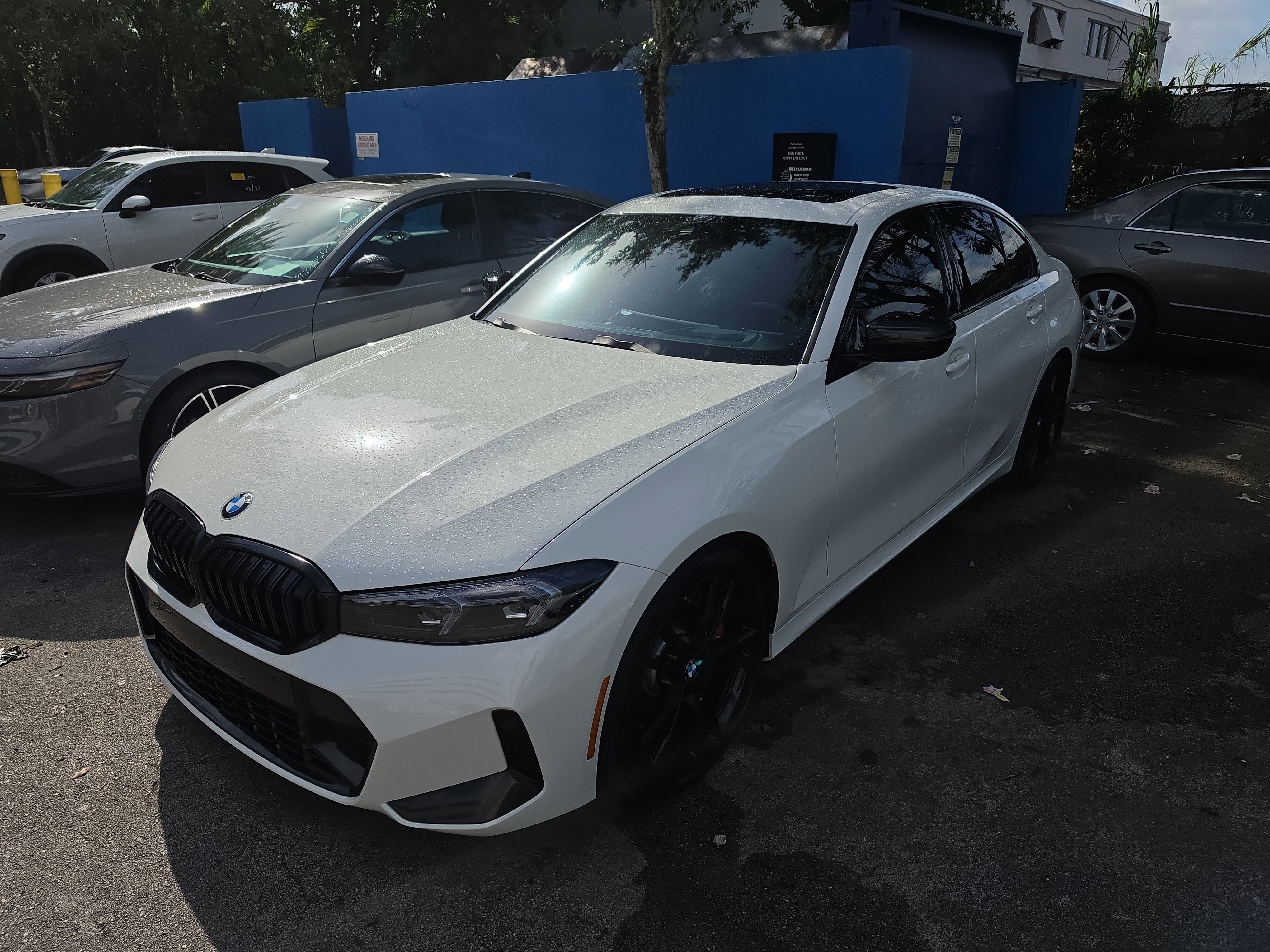 Used 2023 BMW 330i Sedan w/ M Sport Package image 2