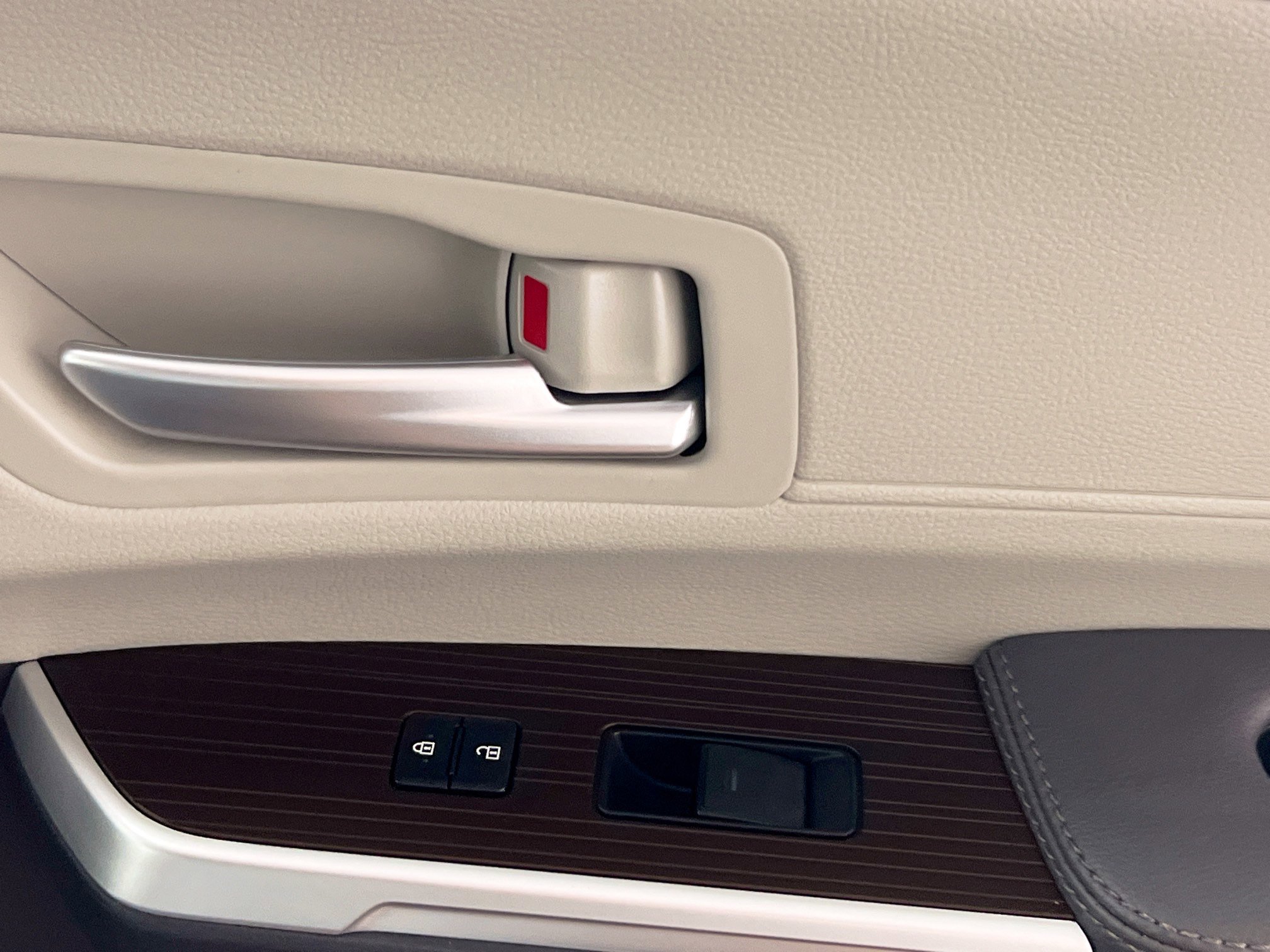 Used 2023 Toyota Sienna XLE image 32