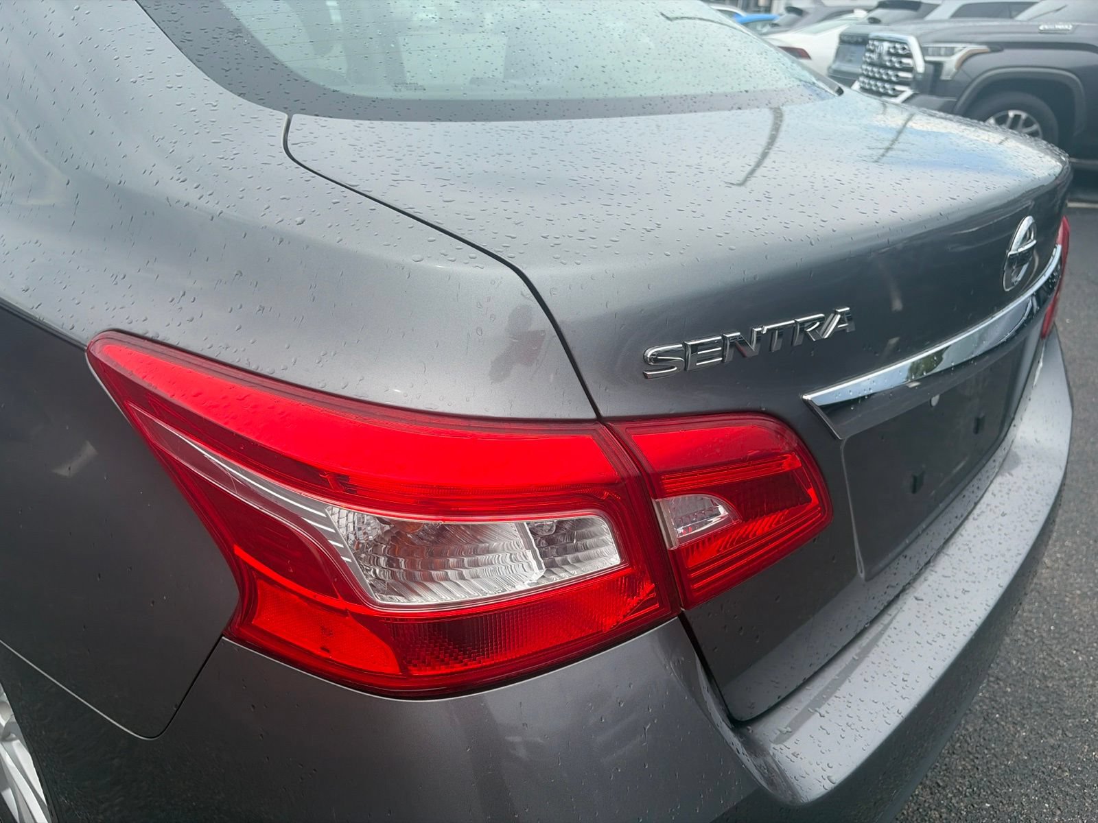 Used 2018 Nissan Sentra SV FWD image 16