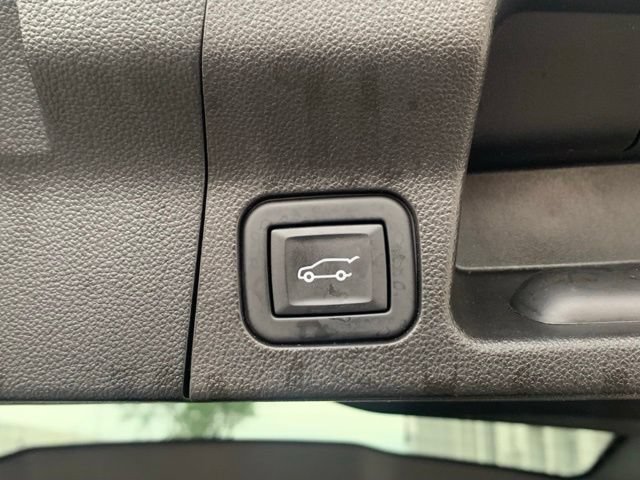 Used 2023 GMC Acadia SLT AWD/4WD image 5