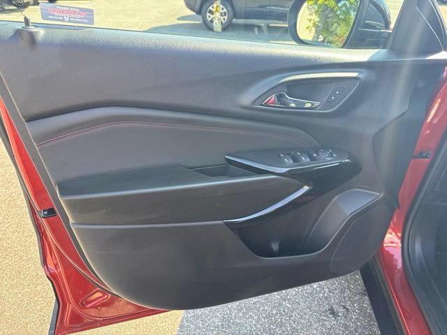 Used 2024 Chevrolet Trax RS w/ Sunroof Package FWD image 19