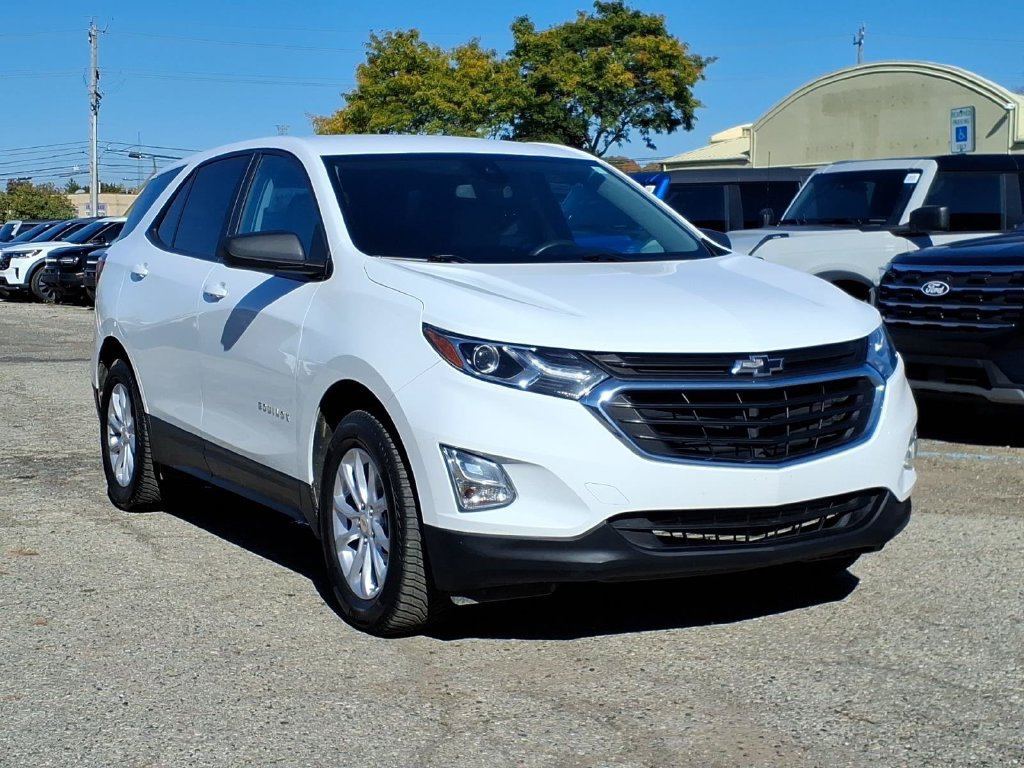 Used 2021 Chevrolet Equinox LS w/ LS Convenience Package AWD/4WD image 3