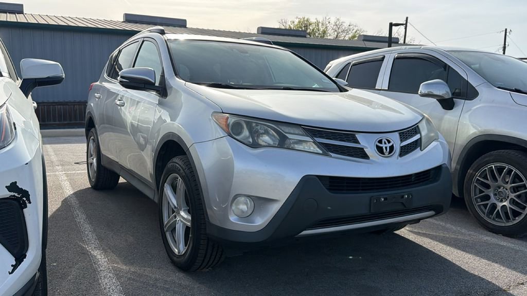 Used 2015 Toyota RAV4 Limited w/ Technology Package image 3
