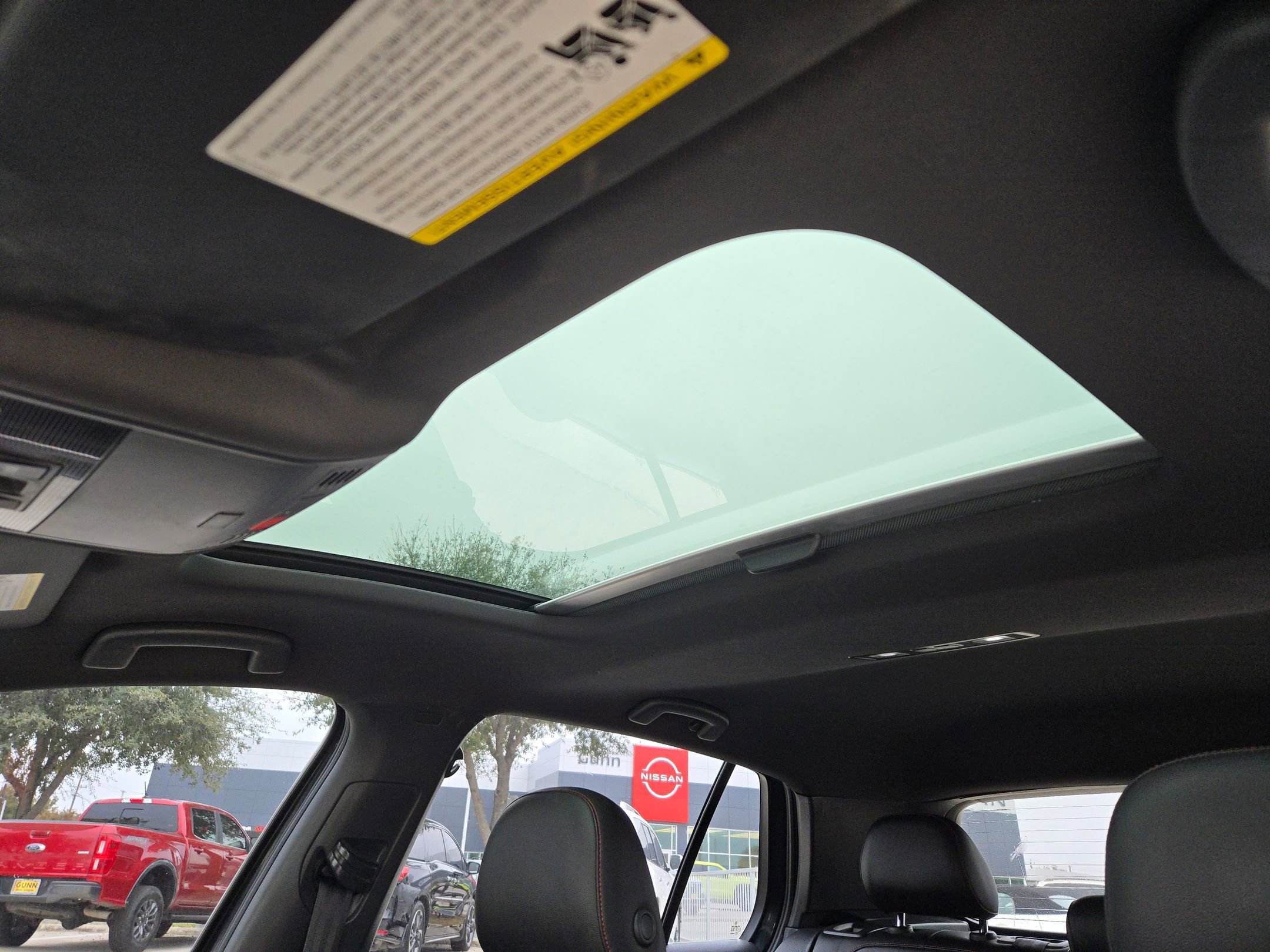 Used 2017 Volkswagen GTI SE image 10