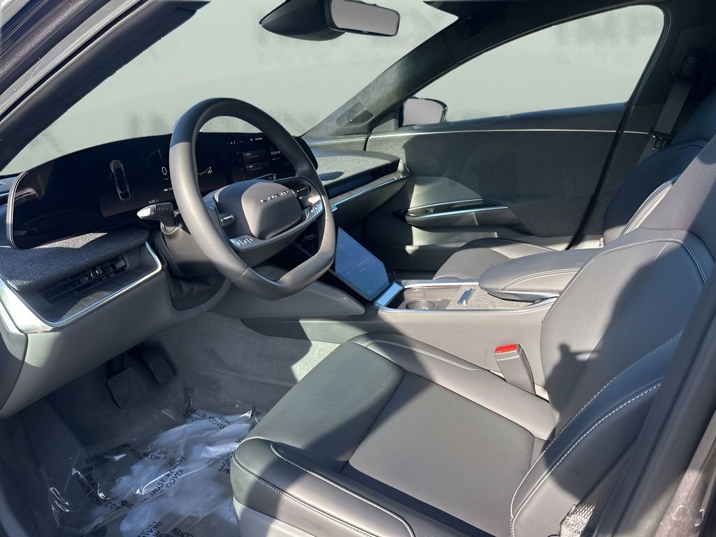 Used 2024 Lucid Air Touring image 9