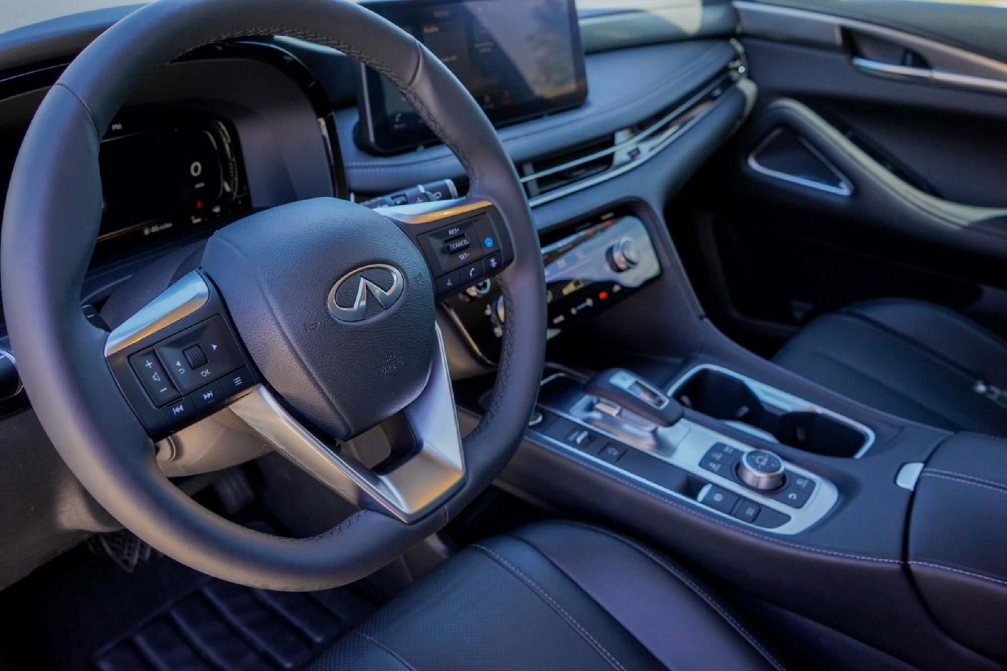 Certified 2023 INFINITI QX60 Luxe w/ Performance Audio Package image 7