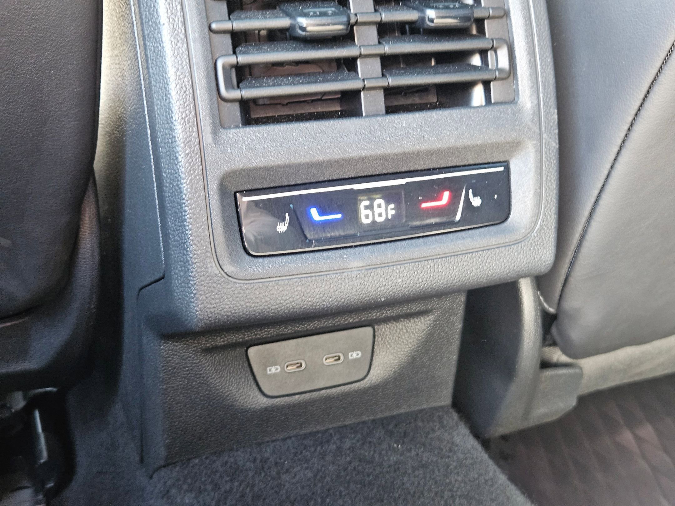 Used 2022 Volkswagen Golf R image 23