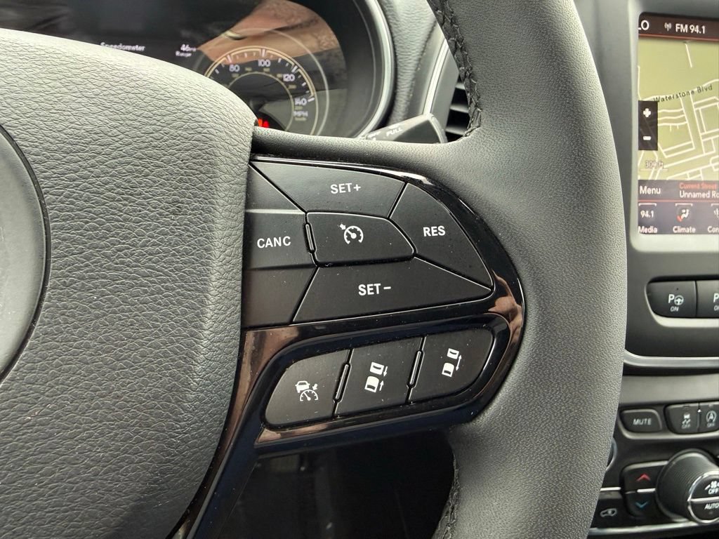 Certified 2023 Jeep Cherokee Altitude Lux AWD/4WD image 23