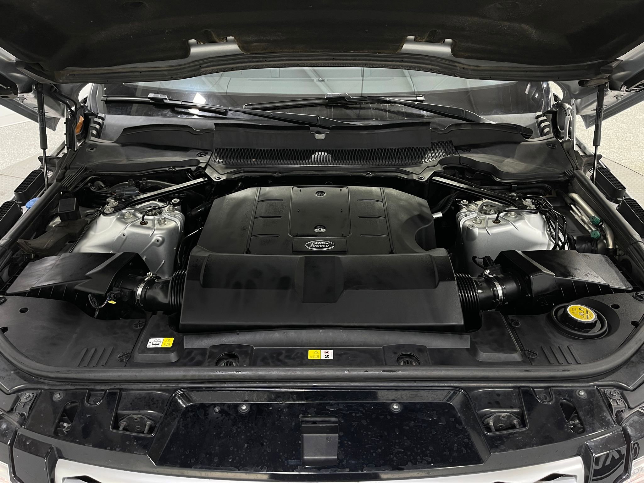 Used 2017 Land Rover Range Rover Sport HSE image 27