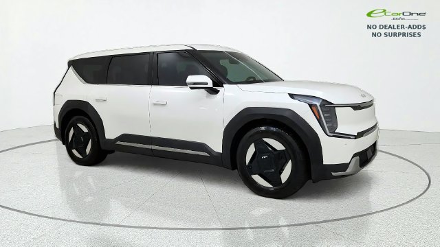 Used 2024 Kia EV9 Light Long Range RWD image 11