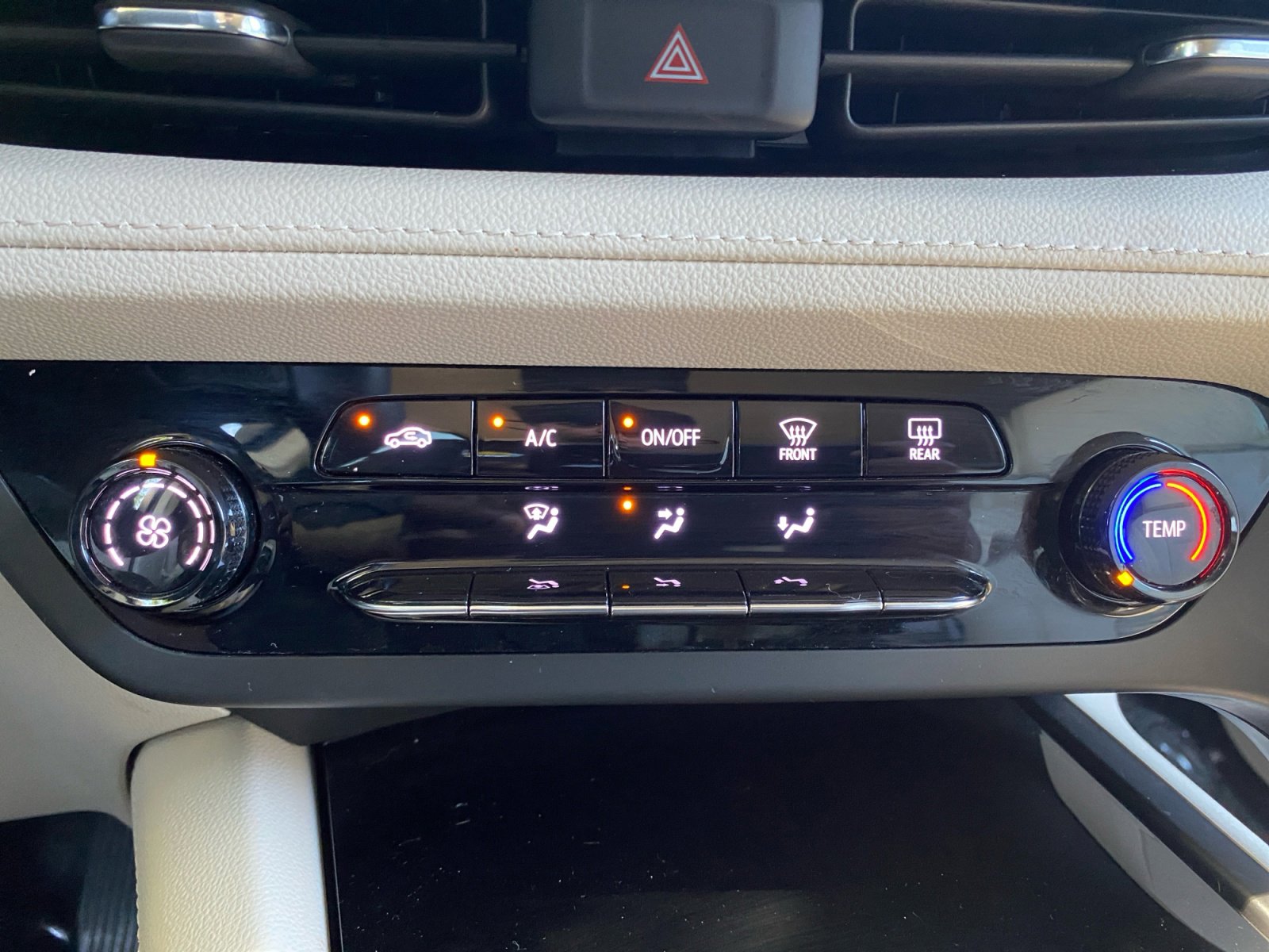 Used 2023 Buick Envision Preferred image 18