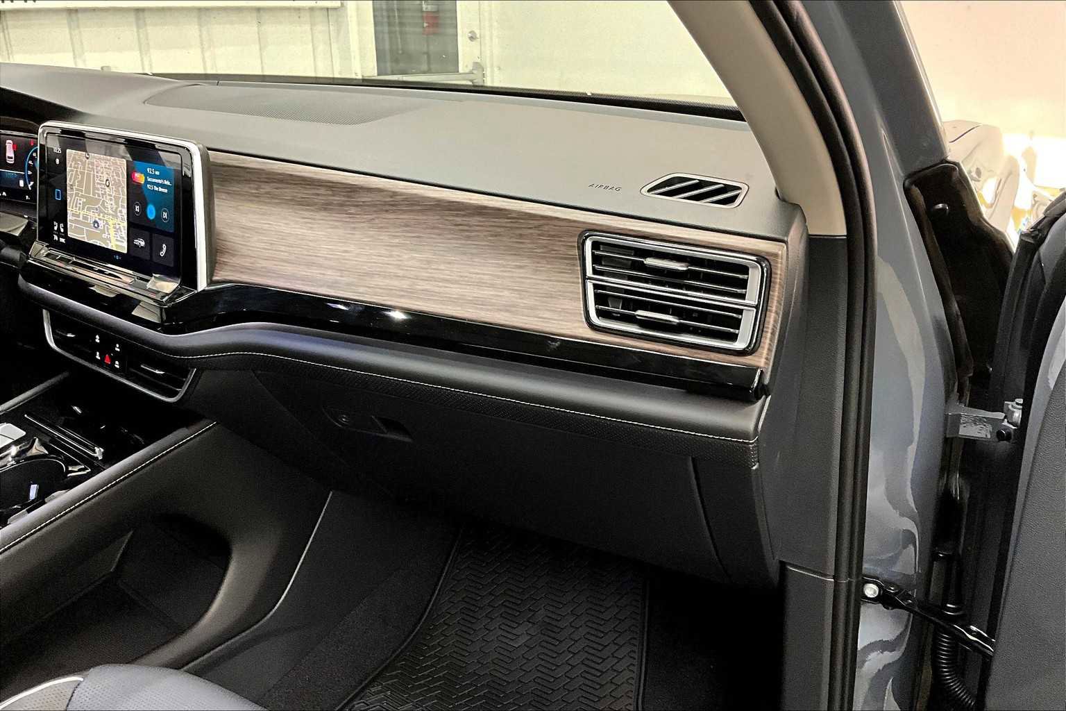 New 2026 Volkswagen Atlas SEL Premium R-Line image 28