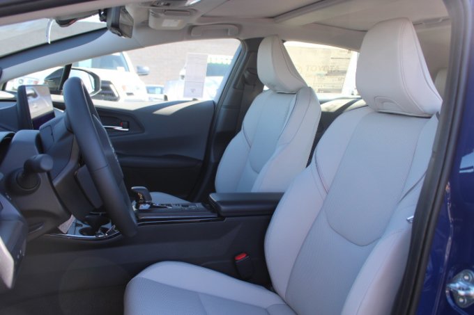New 2027 Toyota Prius Limited FWD image 10