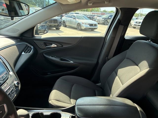 Used 2025 Chevrolet Malibu LT image 16