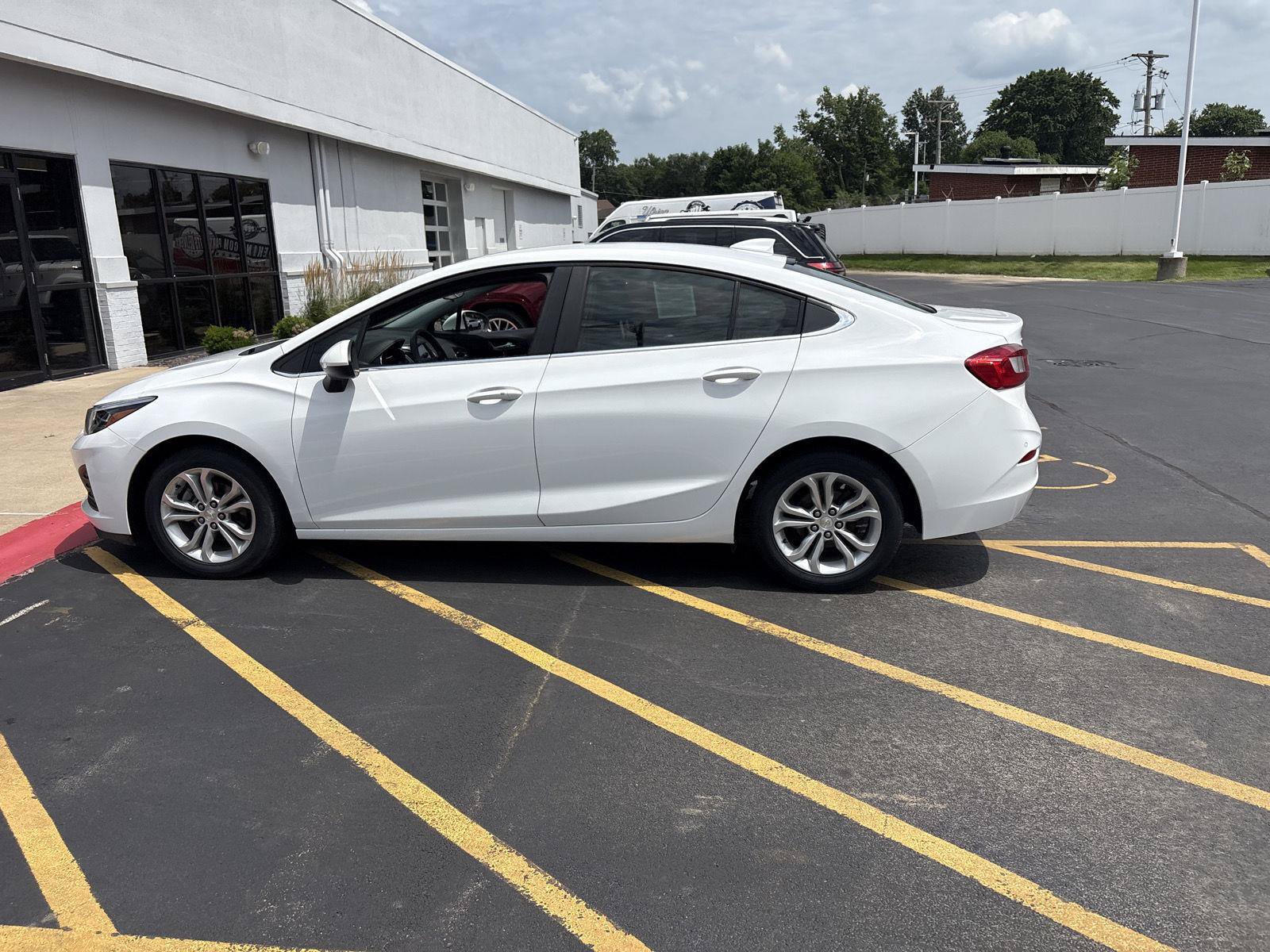 Used 2019 Chevrolet Cruze LT w/ LT True North Edition FWD image 8