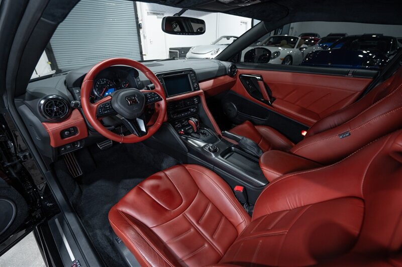 Used 2021 Nissan GT-R Premium AWD/4WD image 18