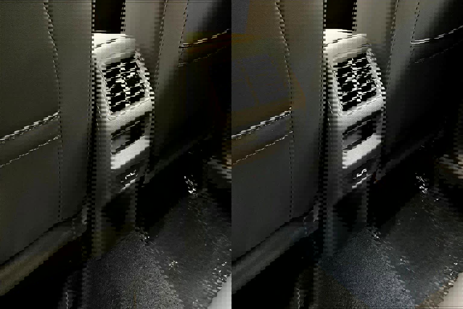 New 2026 Volkswagen Tiguan SE R-Line image 16