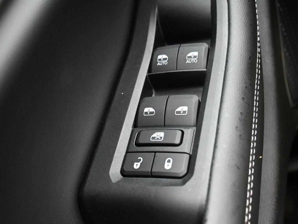 New 2025 Jeep Grand Cherokee Limited w/ Black Appearance Package image 22