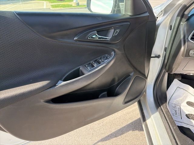 Used 2018 Chevrolet Malibu LS FWD image 14