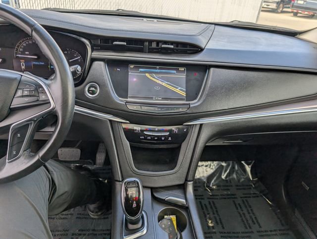 Used 2017 Cadillac XT5 Luxury image 16