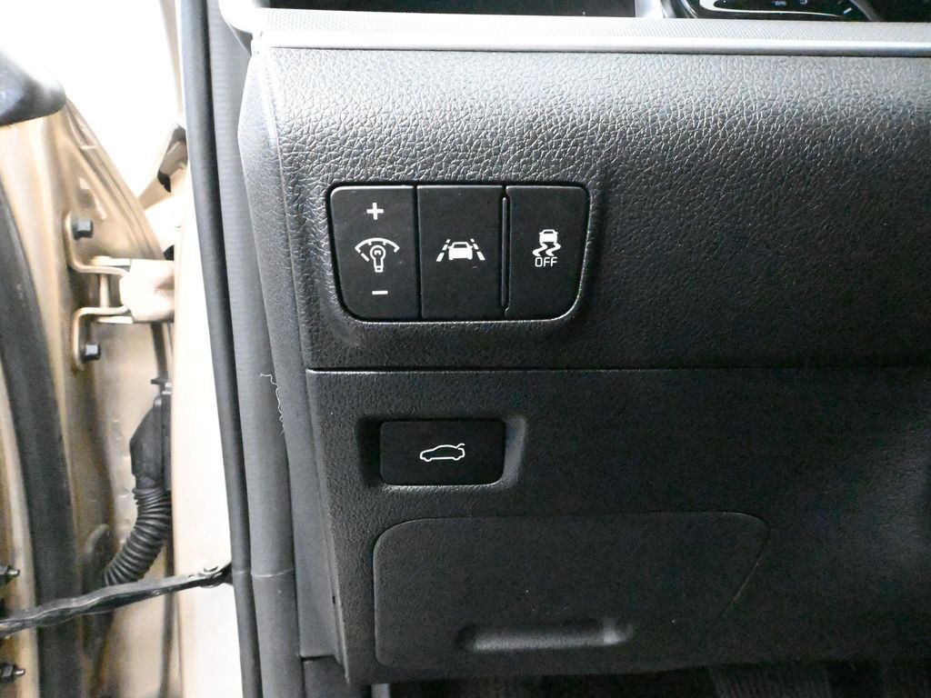 Used 2021 Kia K5 LXS image 30