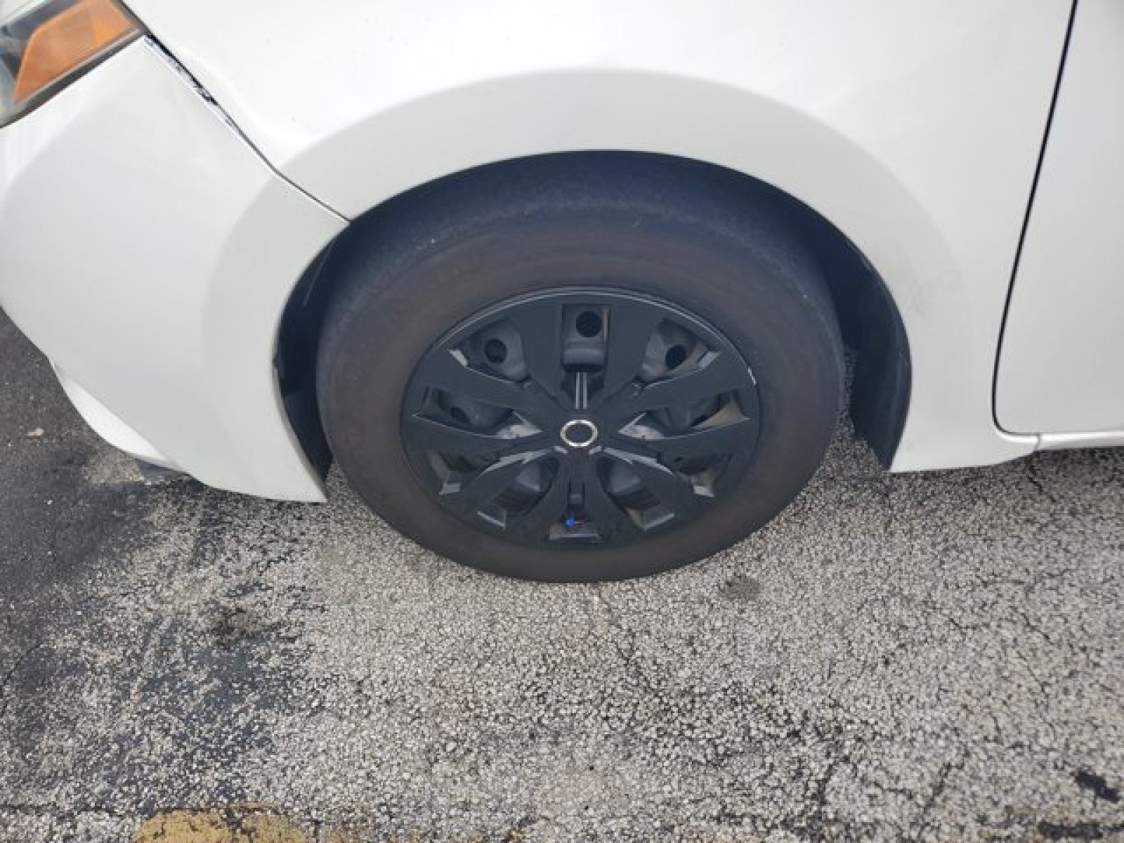 Used 2014 Toyota Corolla L FWD image 3