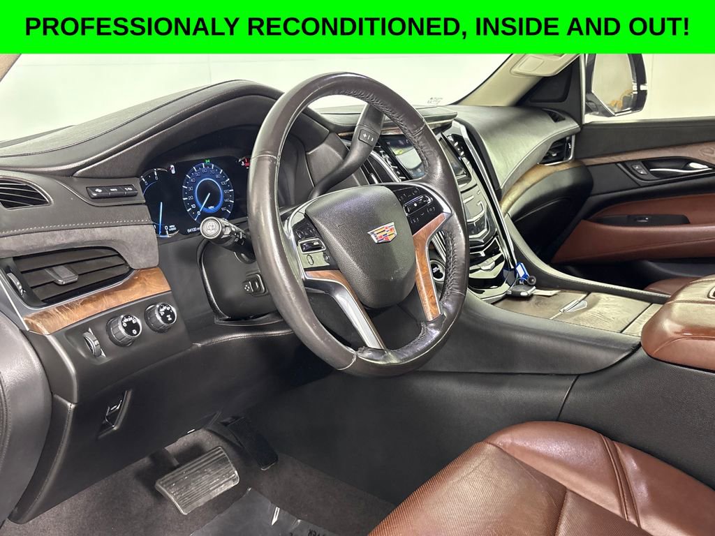 Used 2020 Cadillac Escalade Premium Luxury image 7