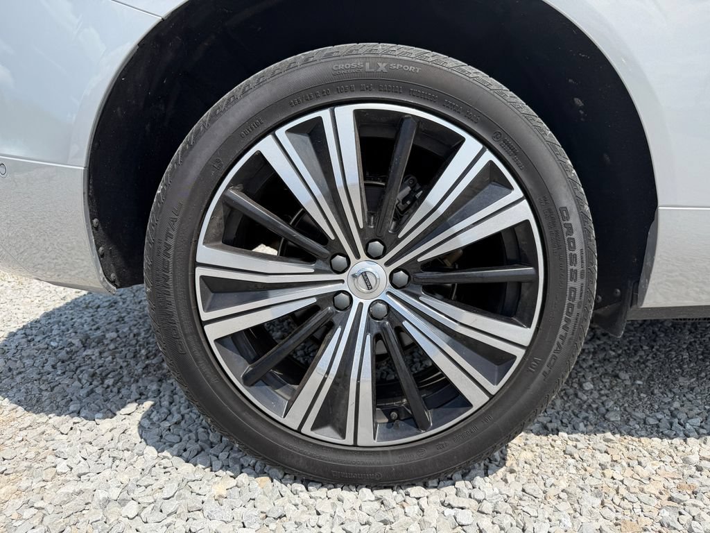 Used 2023 Volvo XC60 B5 Plus AWD/4WD image 31