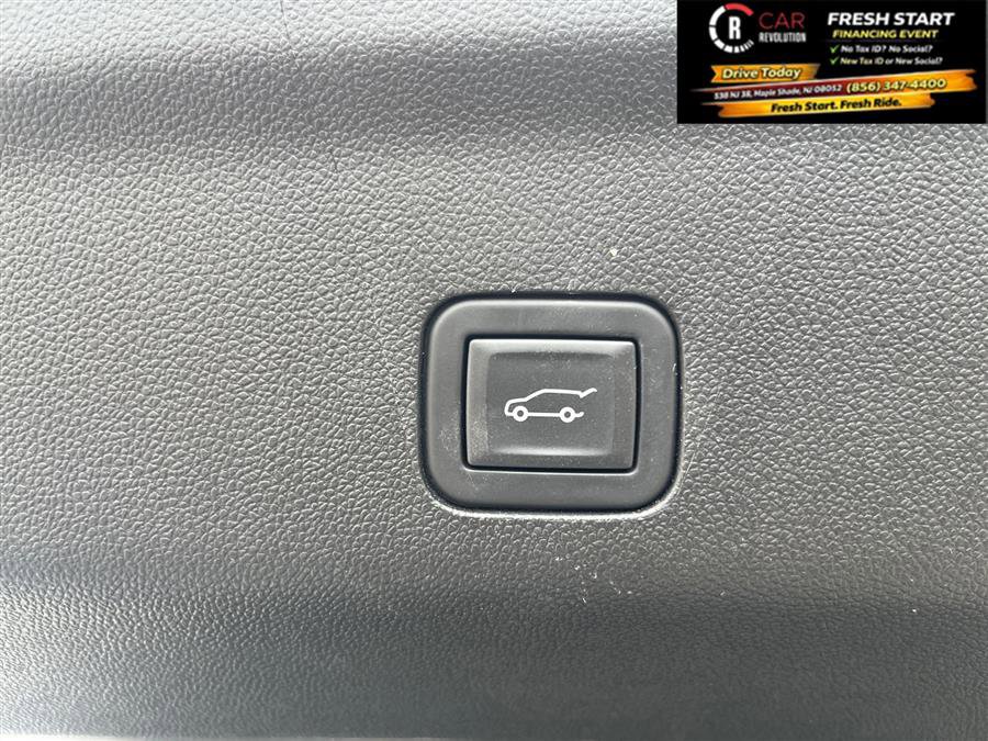 Used 2024 Chevrolet Tahoe LT image 12