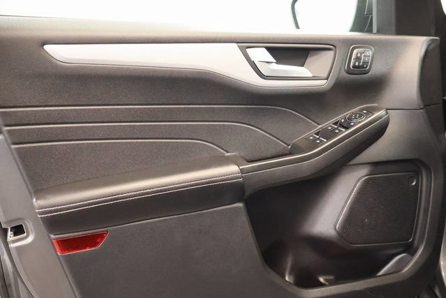 Used 2025 Ford Escape Platinum AWD/4WD image 11