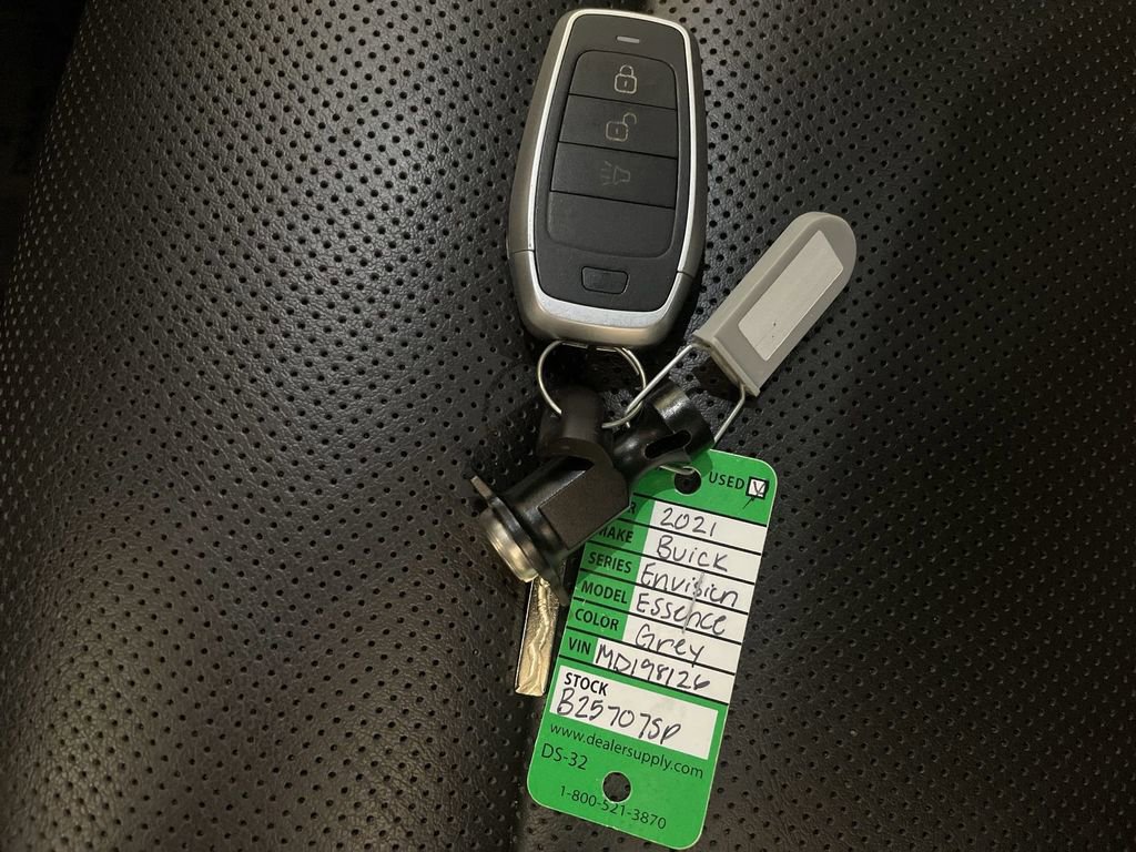 Used 2021 Buick Envision Essence FWD image 29