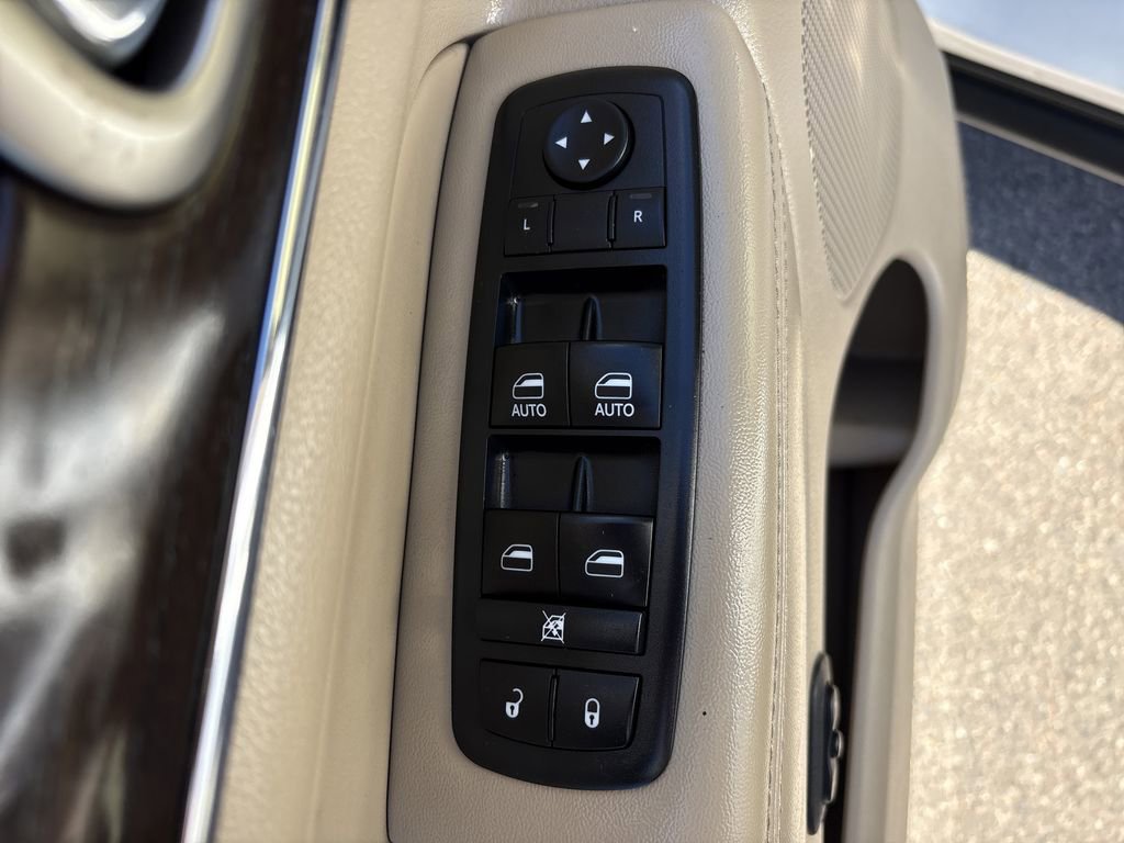 Used 2017 Jeep Grand Cherokee Limited image 11