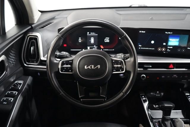 Used 2024 Kia Sorento S image 14