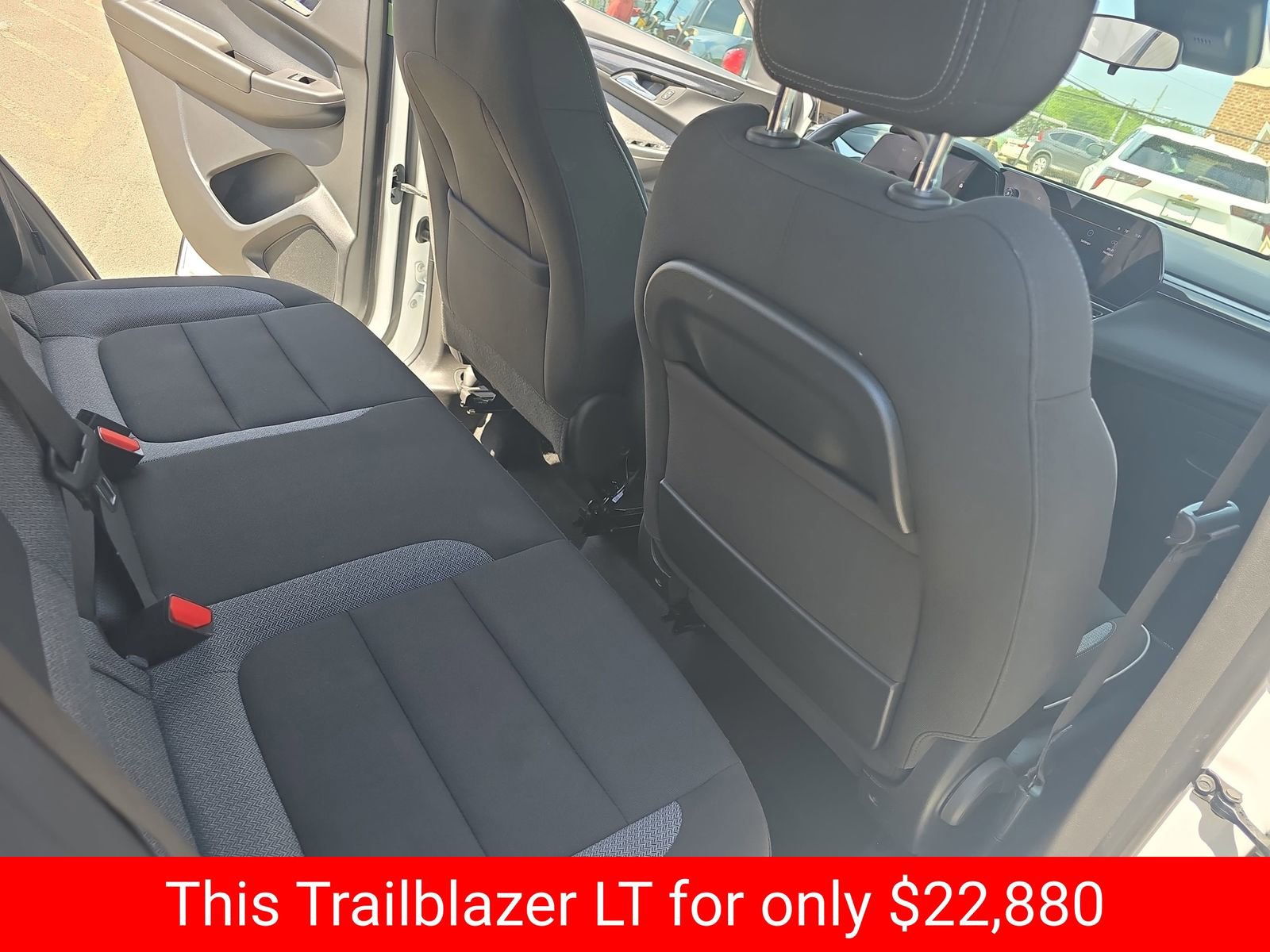 Used 2025 Chevrolet TrailBlazer LT FWD image 17