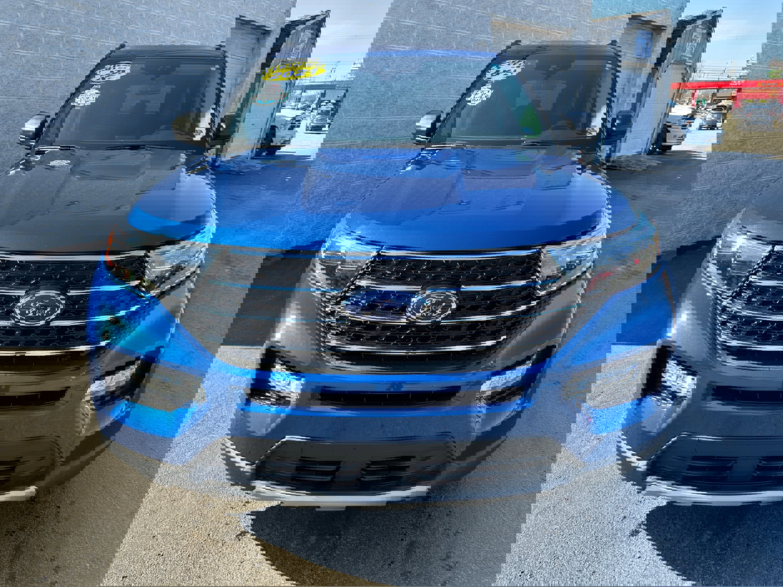 Certified 2021 Ford Explorer XLT w/ Equipment Group 202A image 3