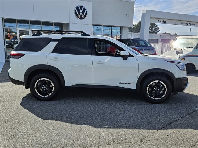 Used 2025 Nissan Pathfinder Rock Creek image 16