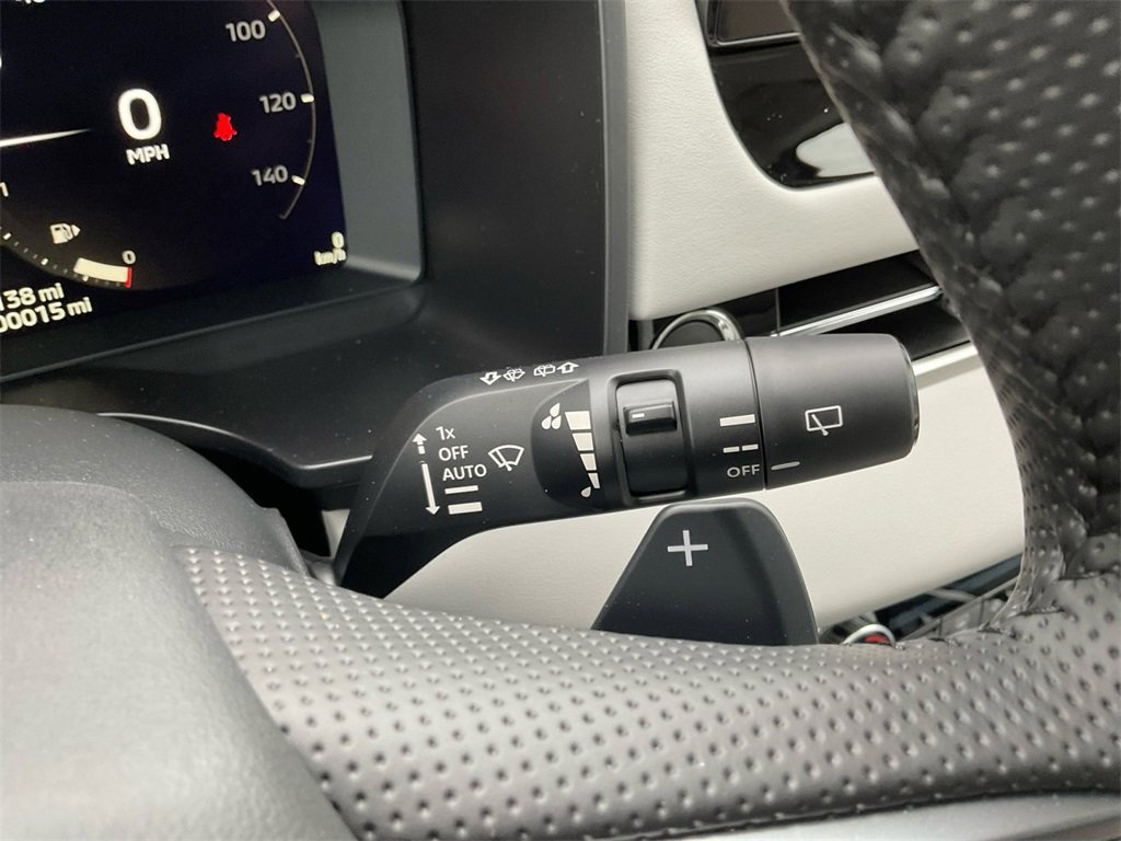 New 2025 Mitsubishi Outlander SE image 32